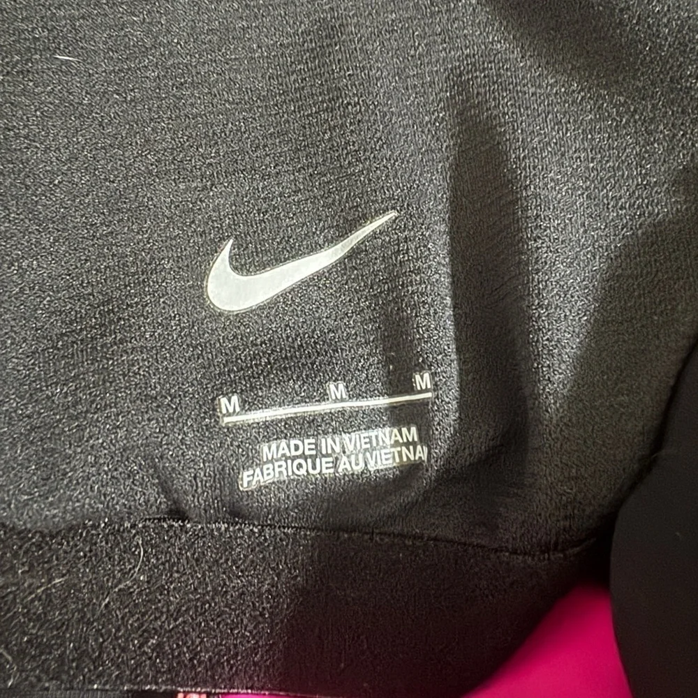 Nike Fuchsia and Black Sports Tank Size Medium